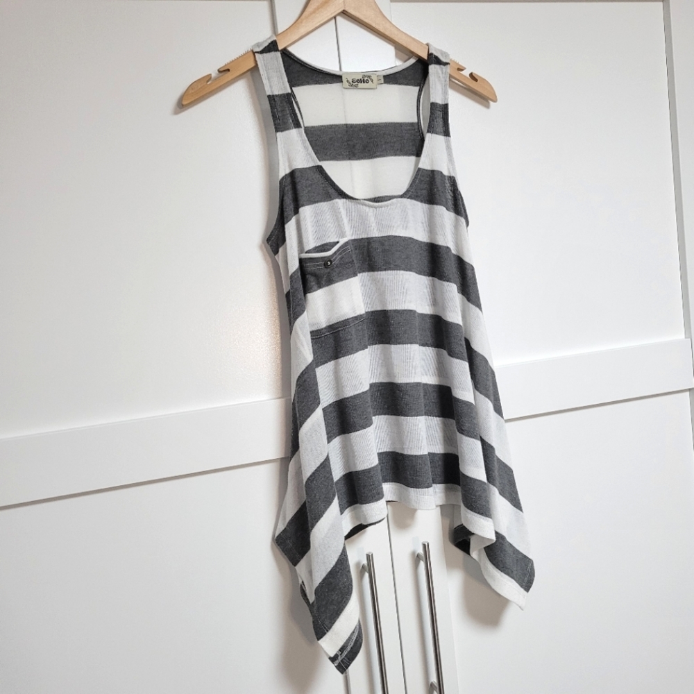 ✨️3 For $30✨️Soho Flowy Tank (M)
